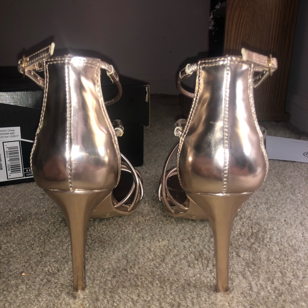 High Heels - Picture 2 of 4